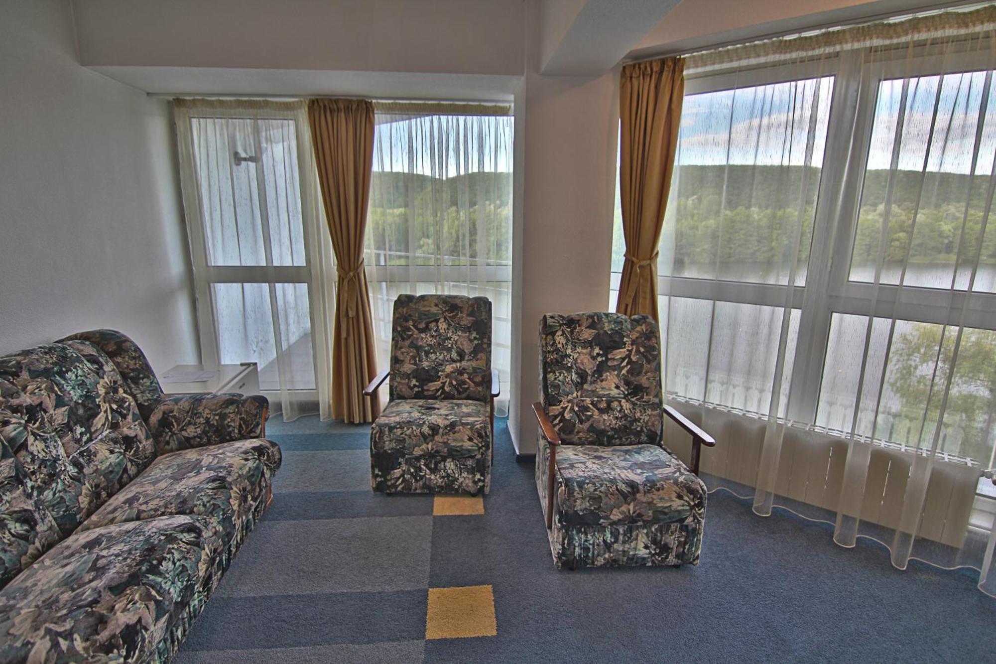 Hotel Star Питешти Экстерьер фото