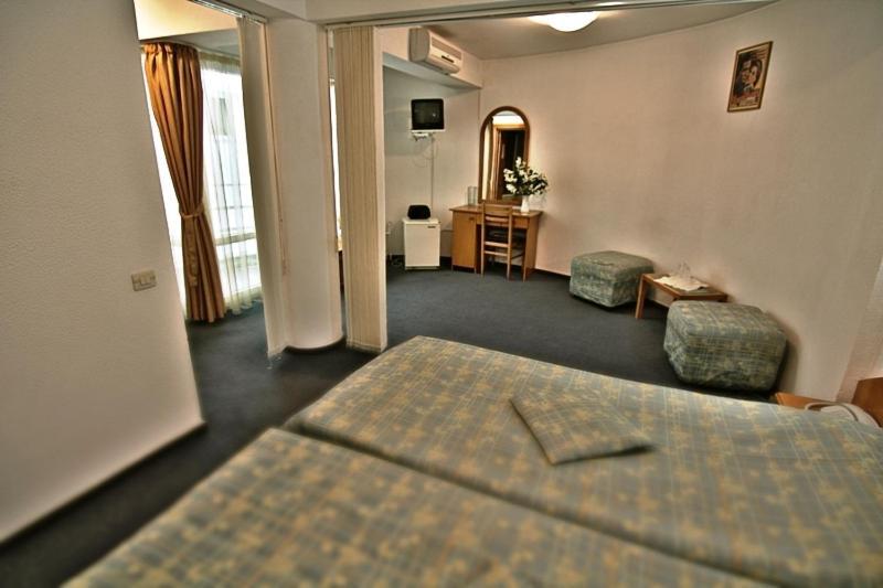 Hotel Star Питешти Номер фото