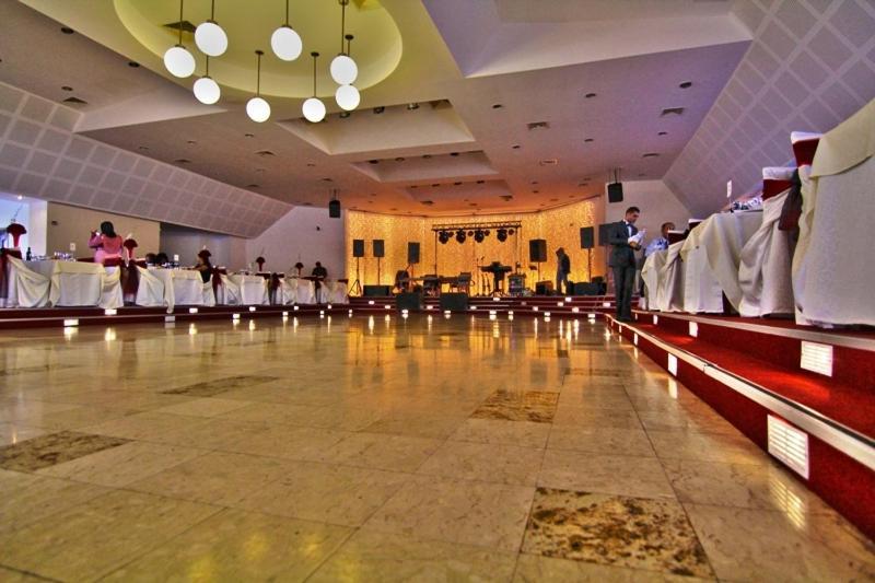 Hotel Star Питешти Экстерьер фото