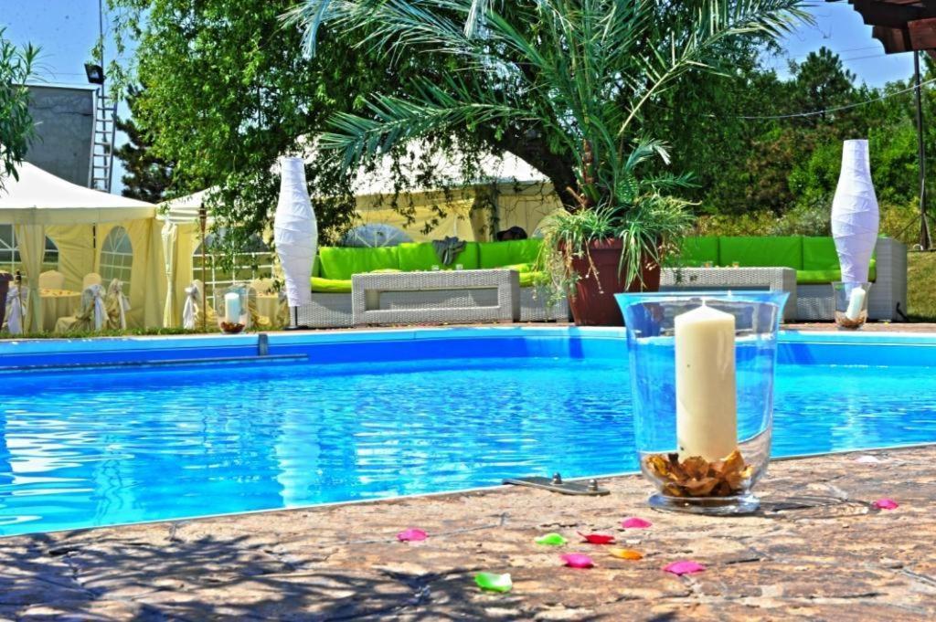 Hotel Star Питешти Экстерьер фото